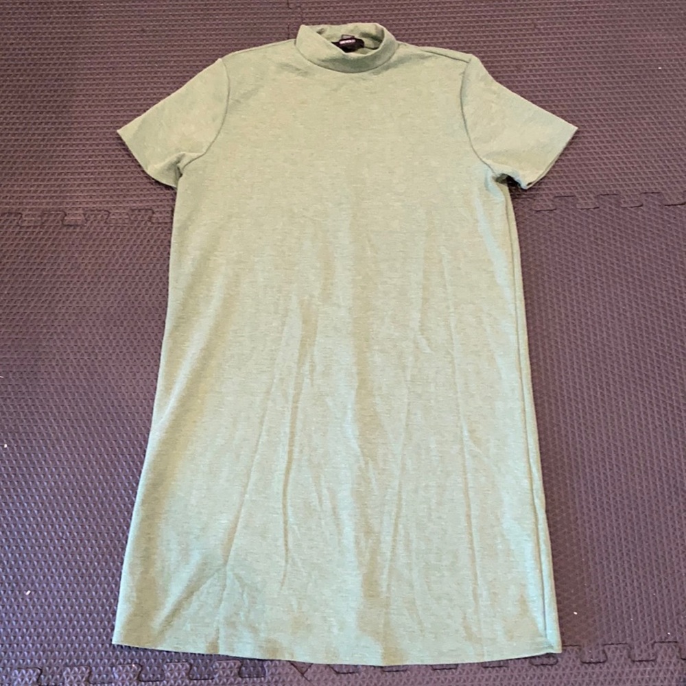Forever 21 Short sleeve turtleneck dress